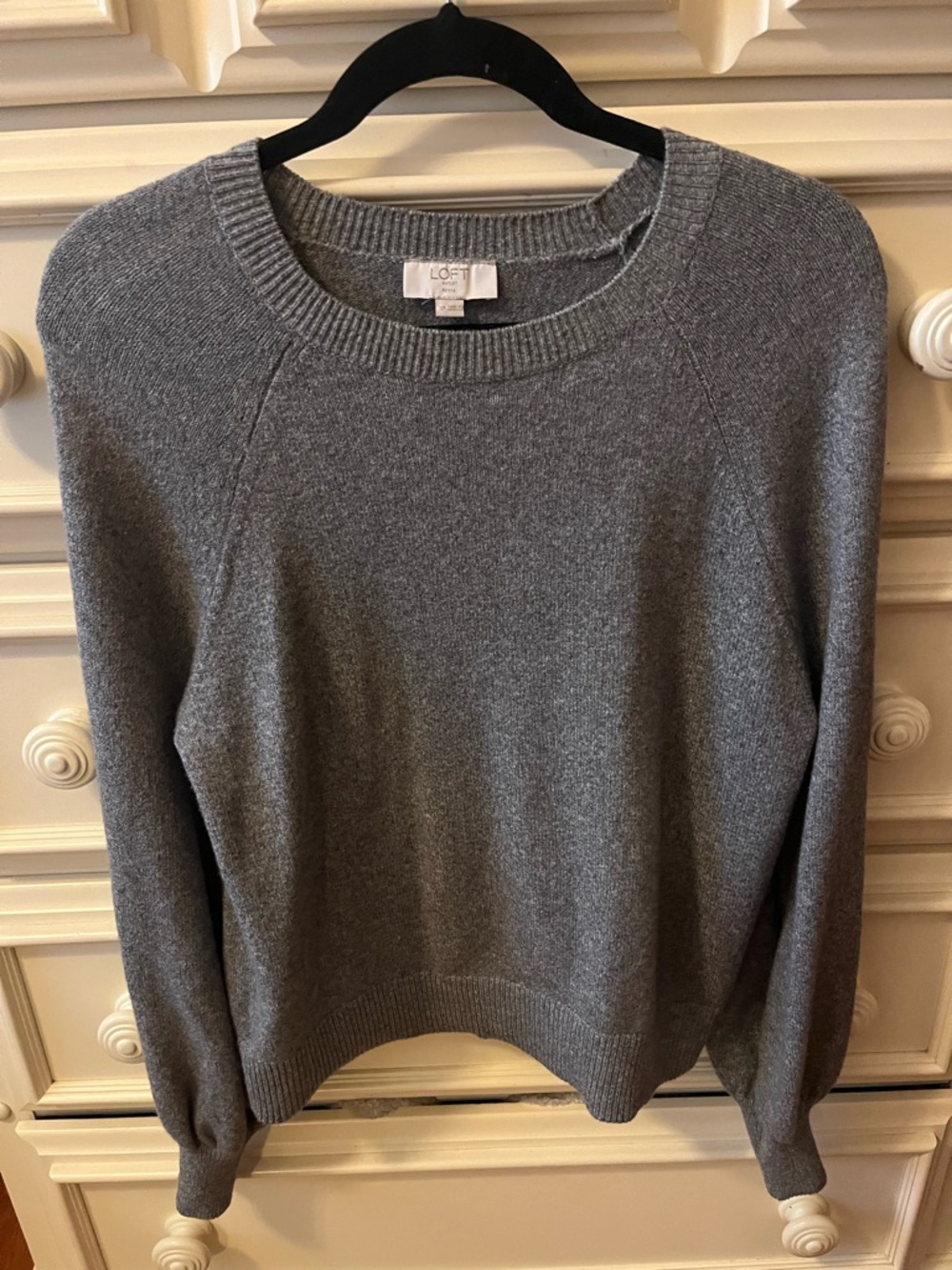 Loft Women's Gray Crewneck Sweater - Soft Knit